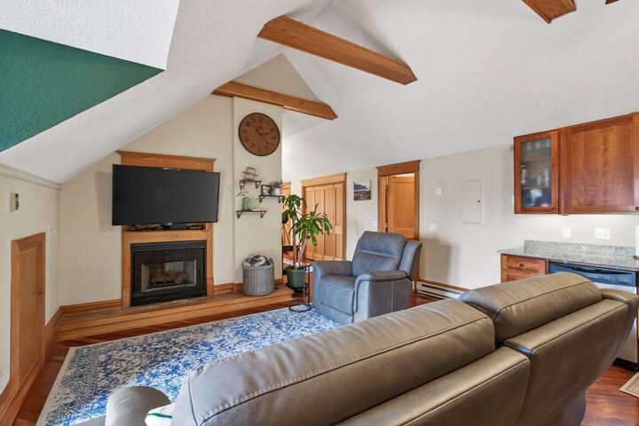 Property Photo:  1936 Aldrich Avenue S E301  MN 55403 