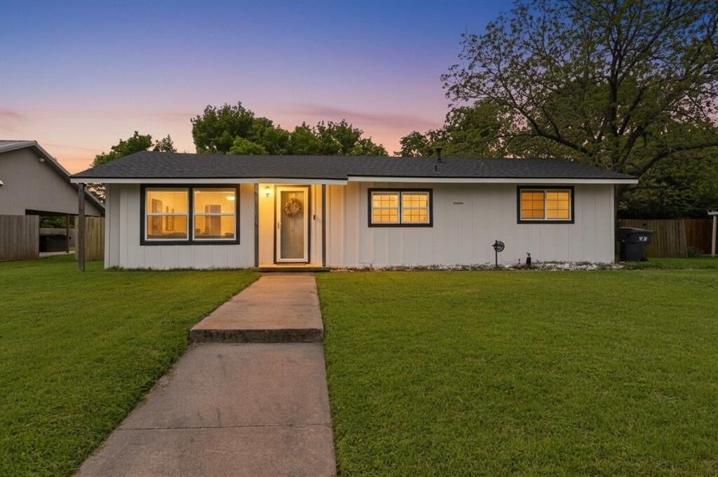 Property Photo:  1401 Kilgore Lane  TX 76705 