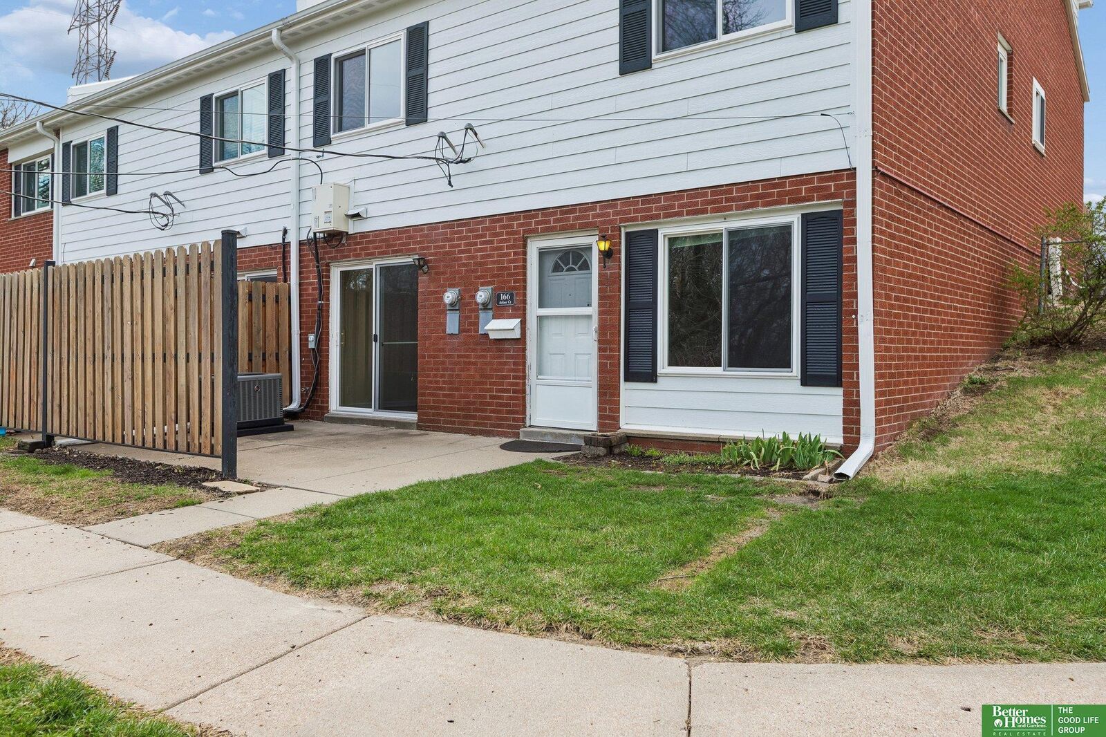 Property Photo:  166 Arbor Court  NE 68108 