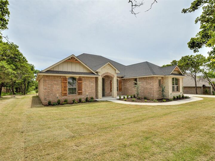 Property Photo:  8141 Longbow Drive  OK 73007 