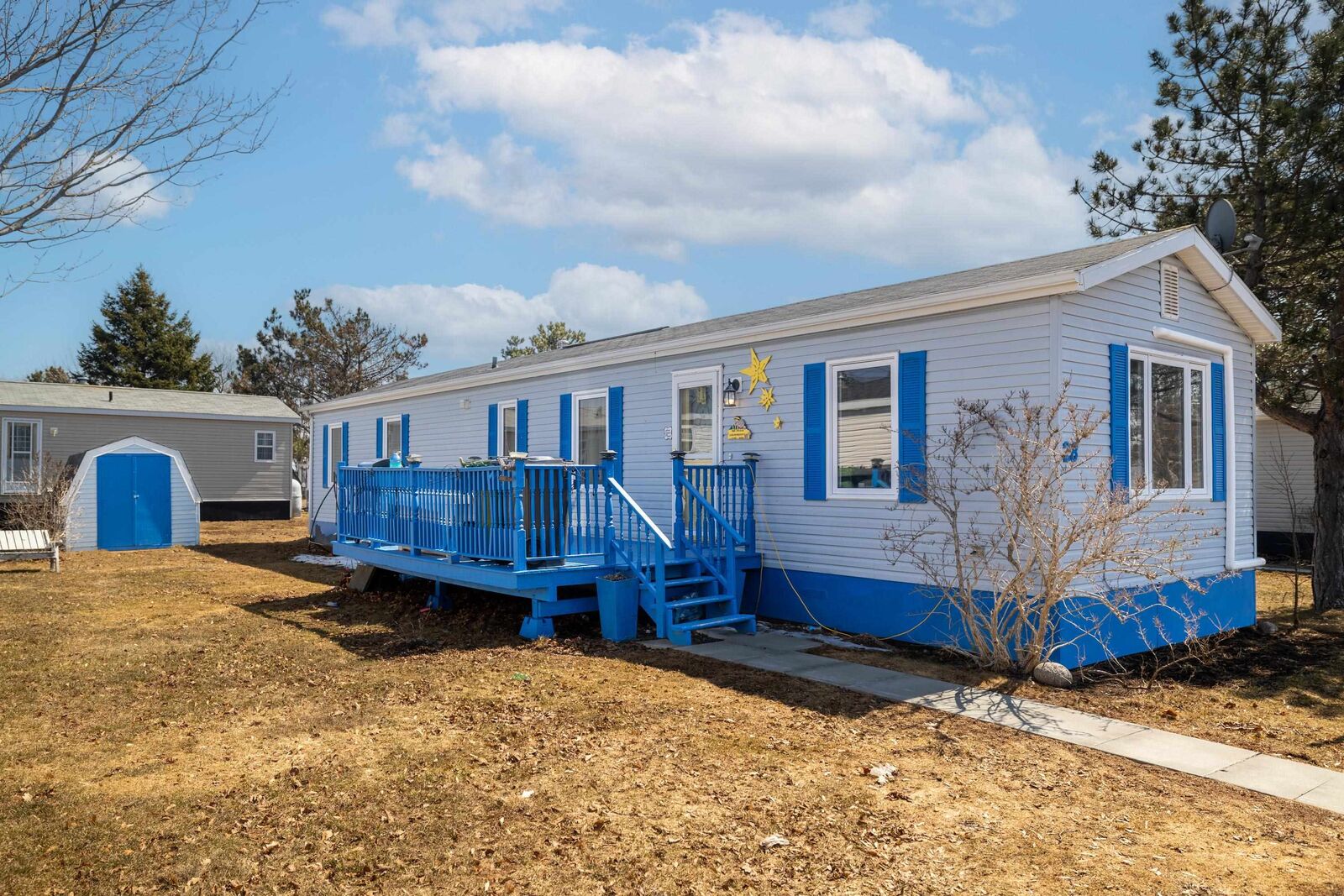 Property Photo:  28 Leeward Crescent  PE C1C 1M1 