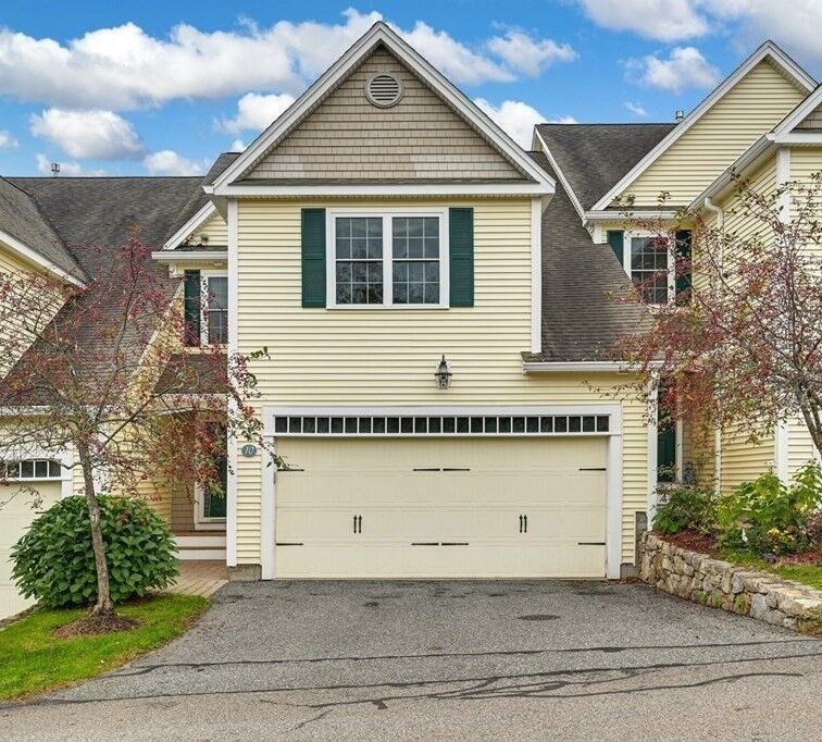 Property Photo:  10 Trevor Ln 10  MA 01748 