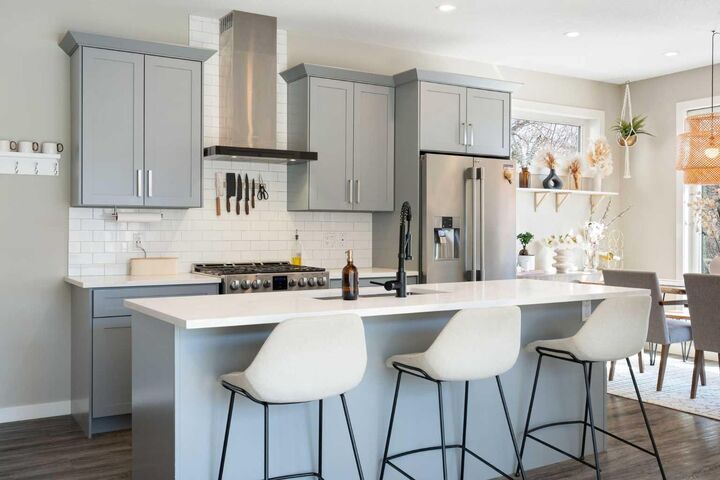 Property Photo:  1702 19 Avenue SW  AB T2T 6W6 