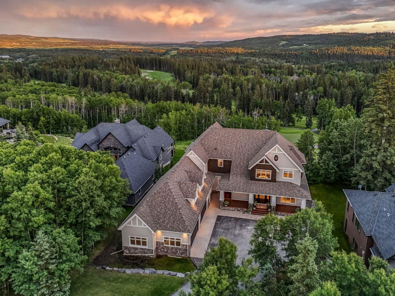 Property Photo:  116 Hawks Landing Drive  AB T0L 1W3 