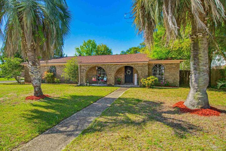 Property Photo:  4972 Lanett Dr  FL 32526 