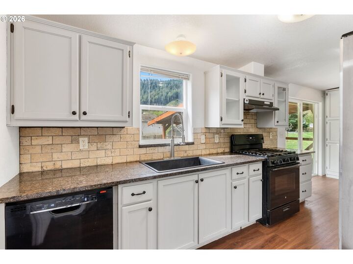 Property Photo:  151 Russells Timber Ln  WA 98610 