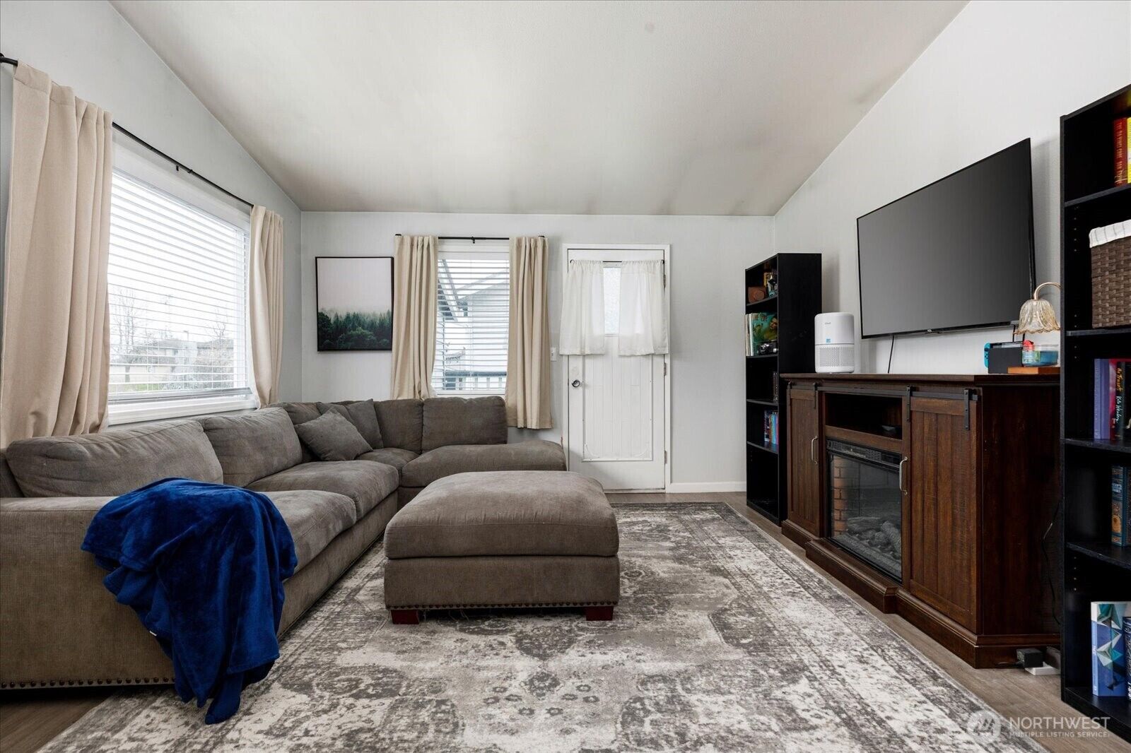 Property Photo:  730 SE 8th Avenue G201  WA 98277 