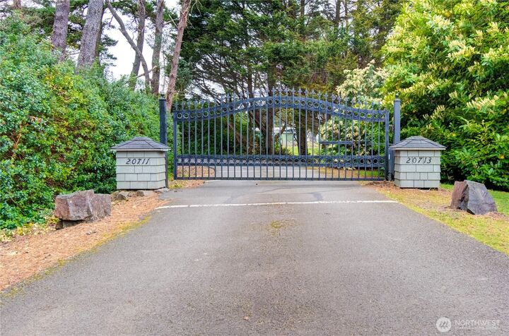 Property Photo:  20713  Pacifc Way 4  WA 98640 