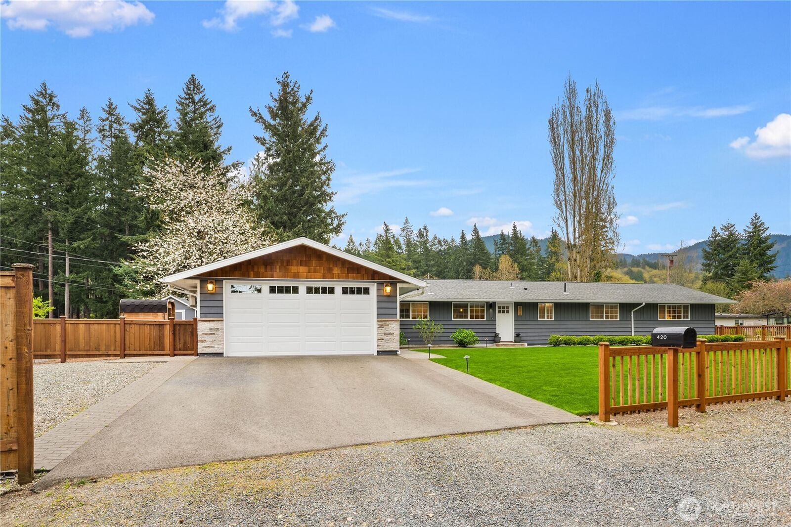 Property Photo: 420 SE Evans Lane WA 98027