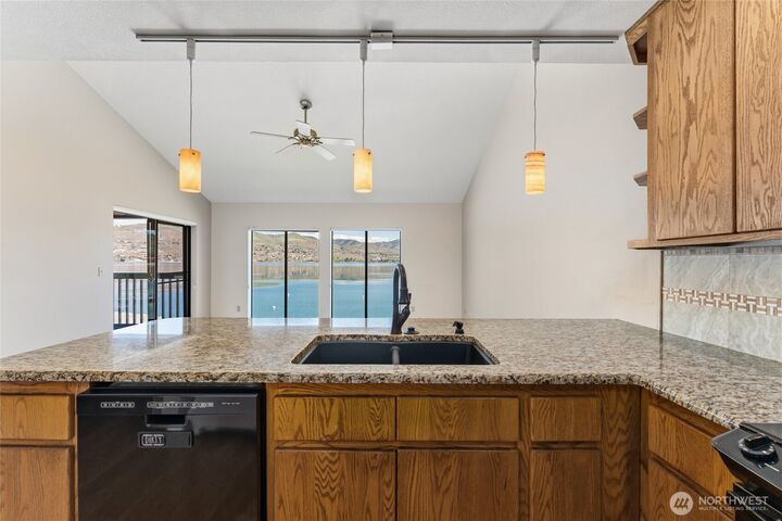 Property Photo:  60  S Lakeshore Road 2L  WA 98816 