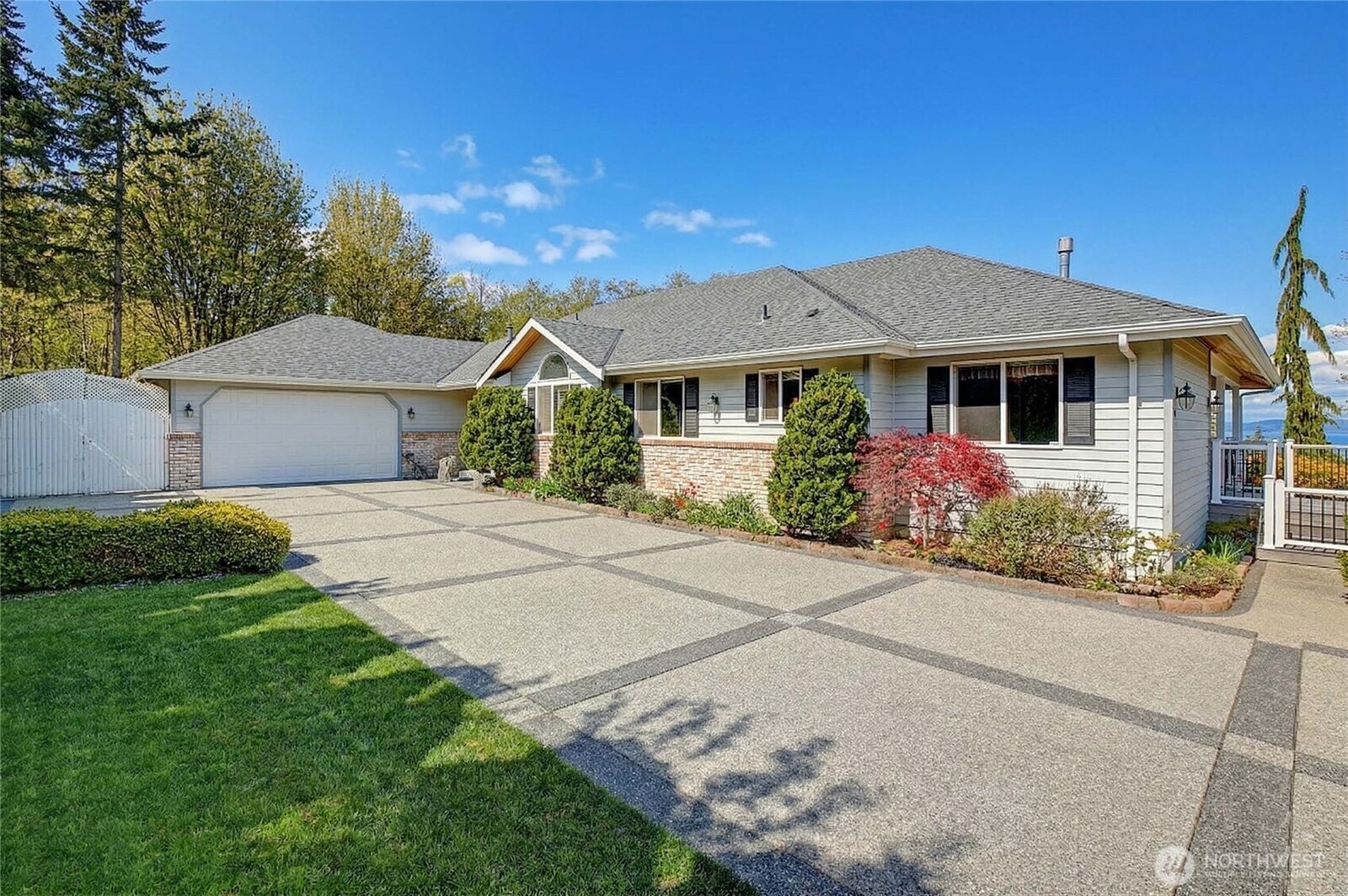 Property Photo: 907 N Marshall Drive WA 98282