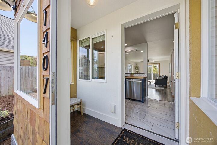 Property Photo: 1407 E Illinois Street WA 98226