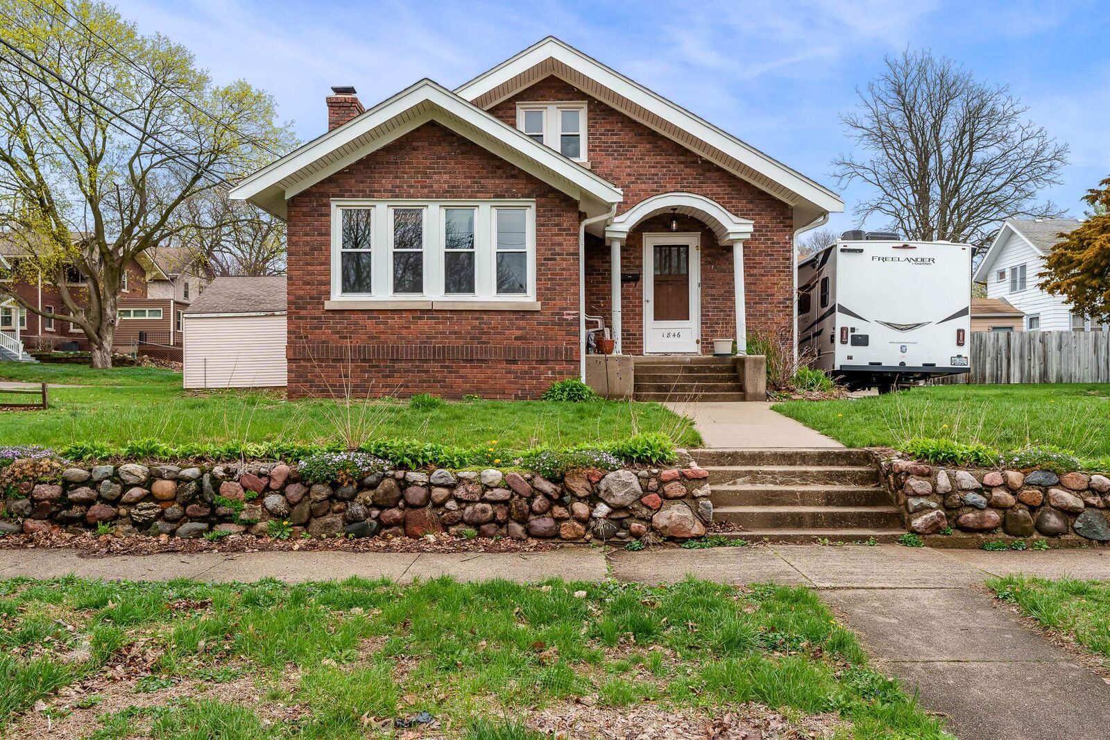 Property Photo: 1846 2nd Avenue IL 61104