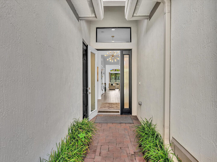 Property Photo: 8928 E Bastille Cir Circle FL 33076