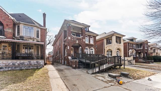 Property Photo:  2951 Leslie Street  MI 48238 