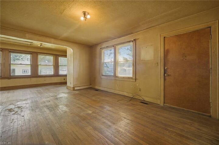 Property Photo:  2709 Verell St  VA 23661 