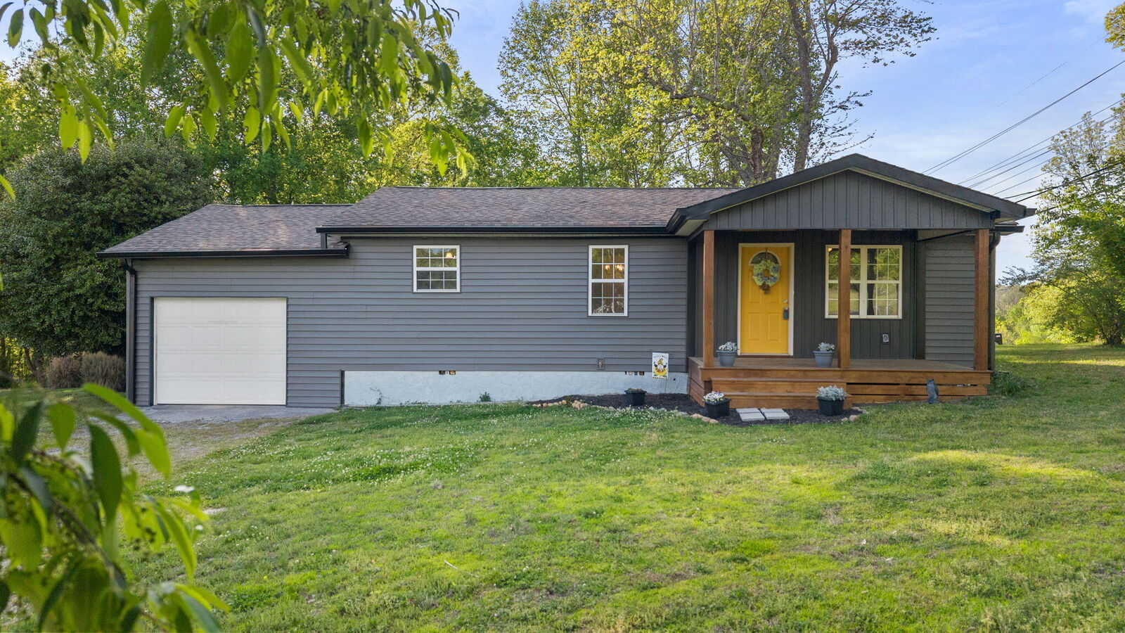 Property Photo:  2500 SE Woodland Drive SE  TN 37323 