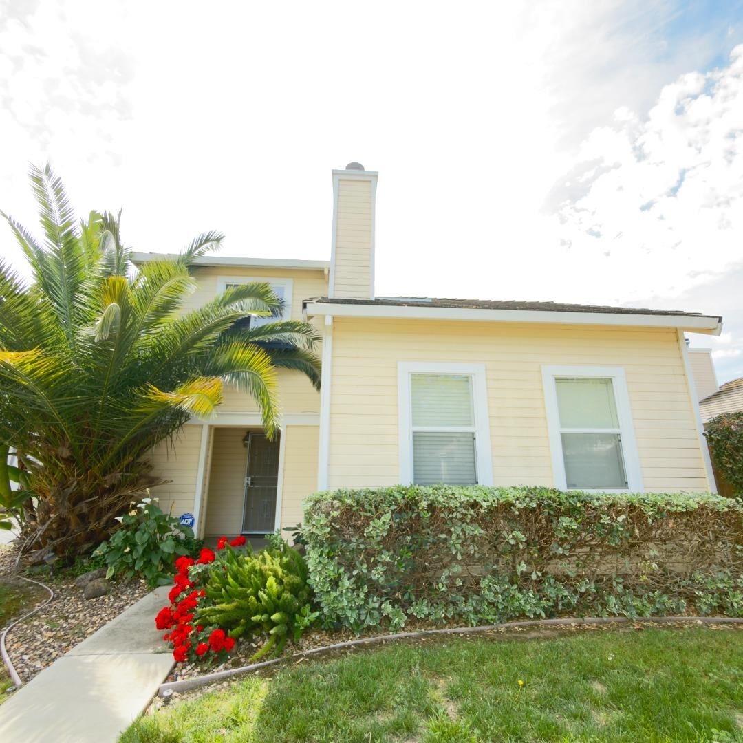 Property Photo: 9233 Laguna Pointe Way CA 95758