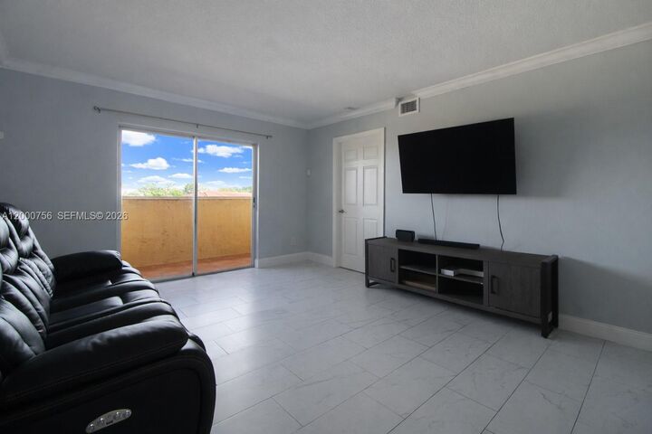 Property Photo: 14951 SW 82nd Ln 17-402 FL 33193