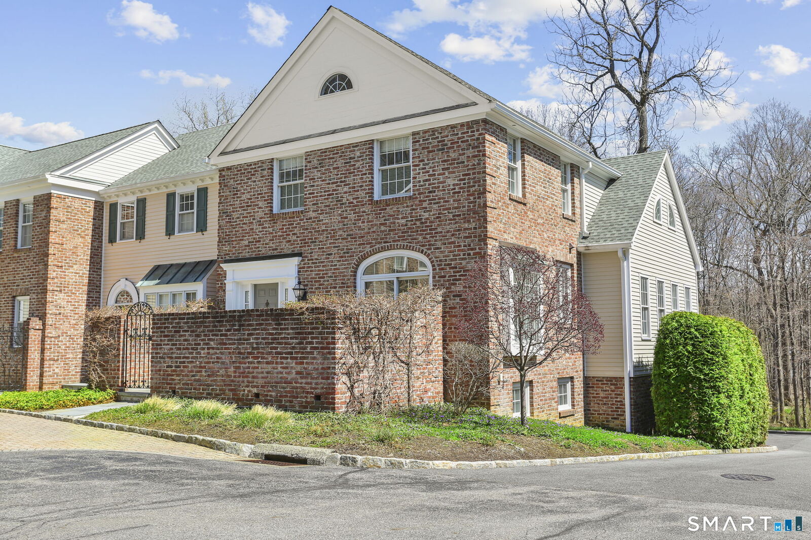Property Photo:  520 Main Street 9  CT 06877 