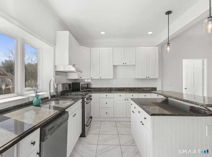 Property Photo: 709 Tunxis Hill Road CT 06824