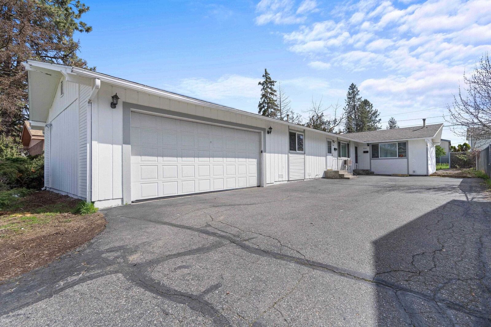 Property Photo:  3142 E 31st Ave  WA 99223 