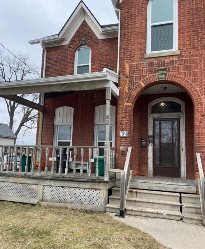 42 Niagara Street — photo 1