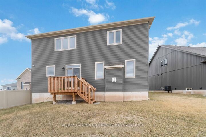 Property Photo: 74 Oriole Crescent ON L3K 5Z9