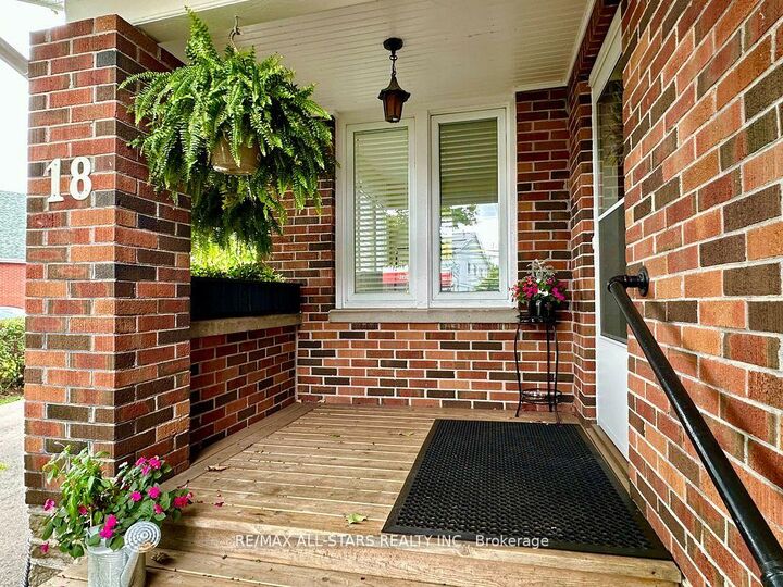 Property Photo:  18 Joseph Street  ON K0M 1A0 