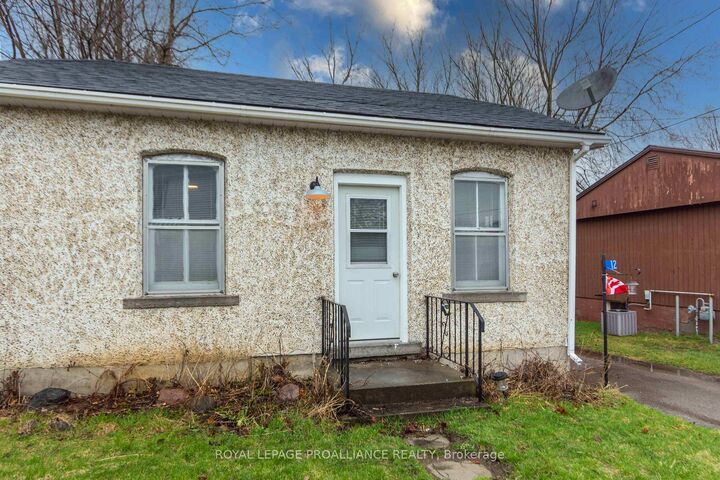 Property Photo: 12 Albert Road ON K0K 2C0