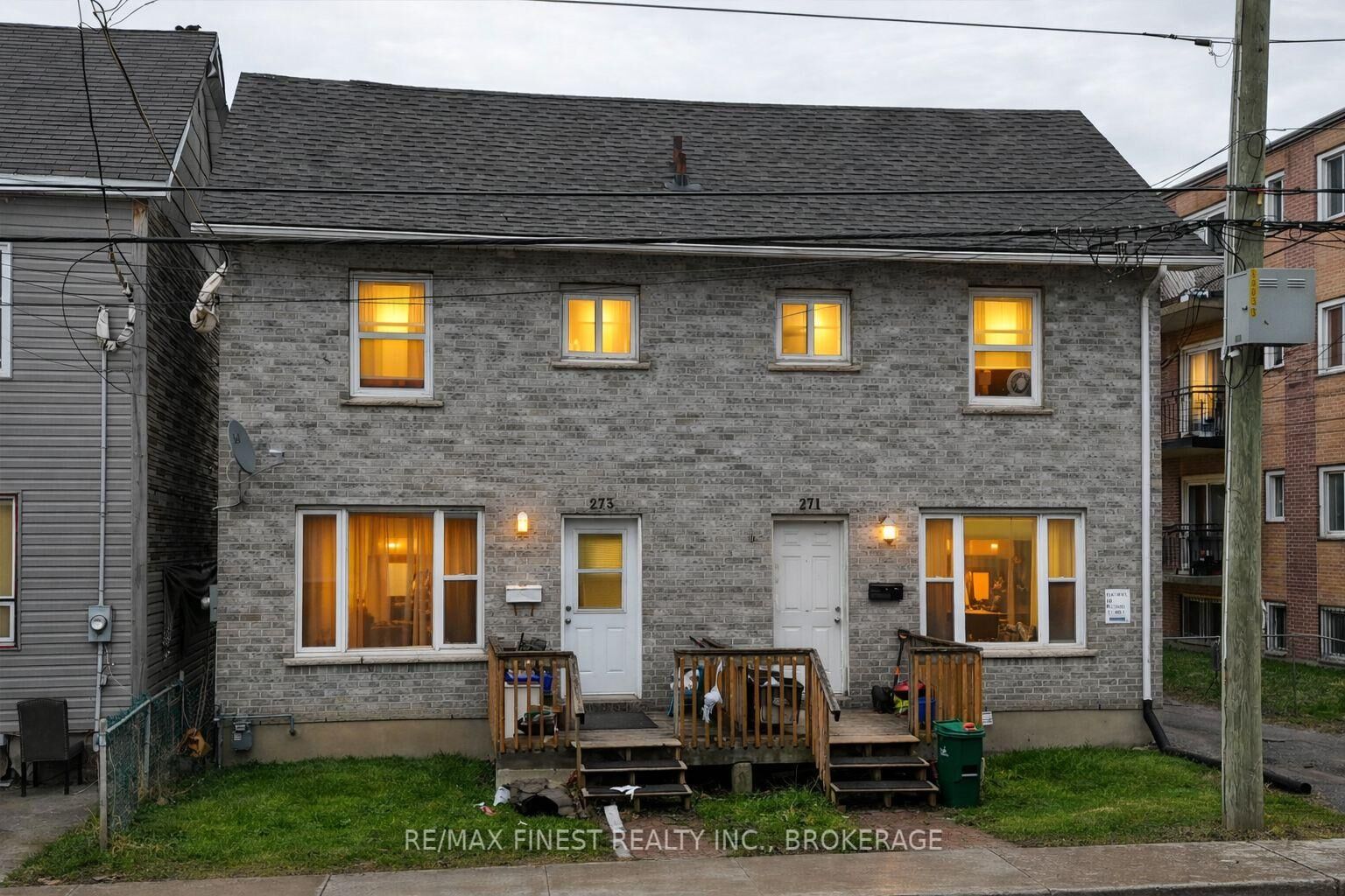 Property Photo: 271-273 Rideau Street ON K7K 3A7