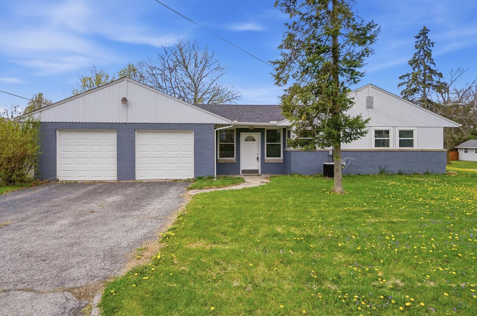 Property Photo:  818 Brookwood Drive  OH 43311 