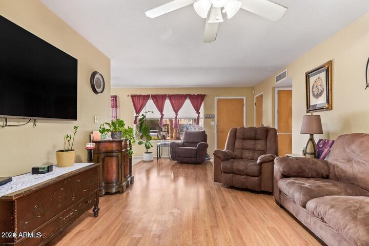 Property Photo:  427 N 55th Place  AZ 85205 