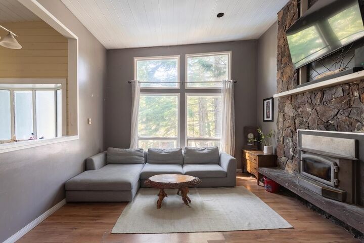 Property Photo: 4040 Midnight Way BC V0N 1H0