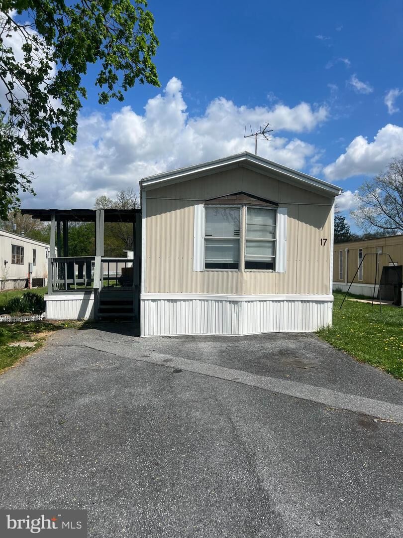 Property Photo:  17 Caravan Court  PA 17057 
