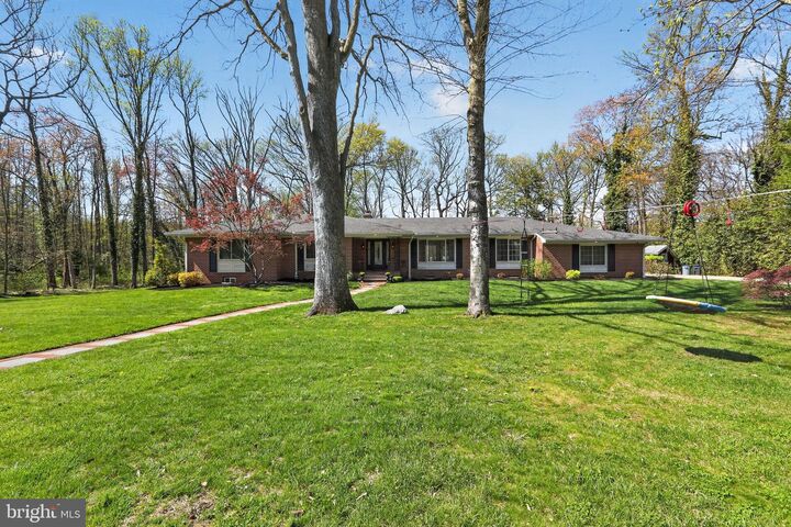 Property Photo:  35 Oriole Way  NJ 08057 