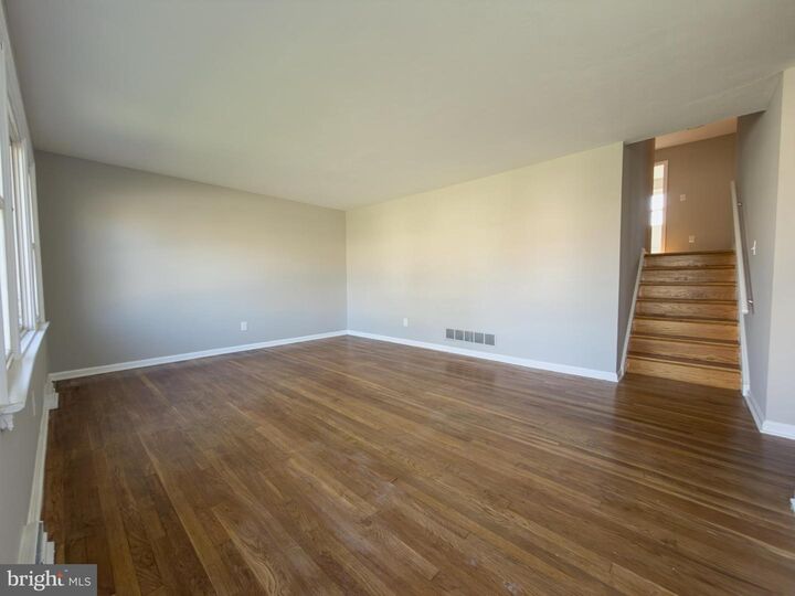 Property Photo:  6 Yeates Drive  DE 19720 