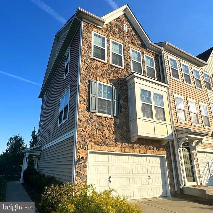 Property Photo:  45029 Graduate Terrace  VA 20147 