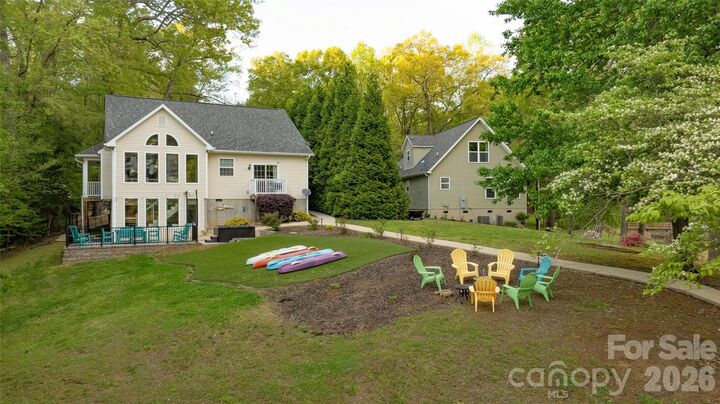 Property Photo:  1325 Lytton Lane  NC 28609 