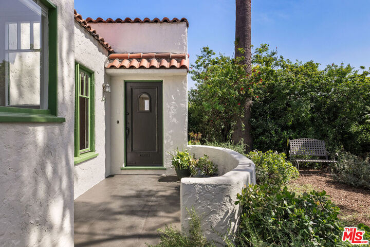 Property Photo:  3147 Glenmanor Pl  CA 90039 