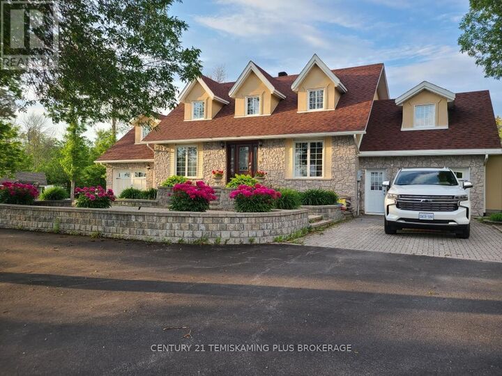 781 East Dawson Point Road East — photo 1