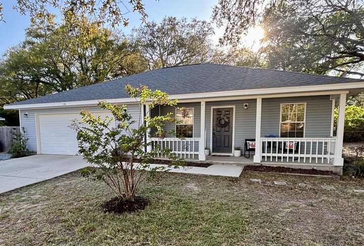 Property Photo:  119 Sasser Street  FL 32578 