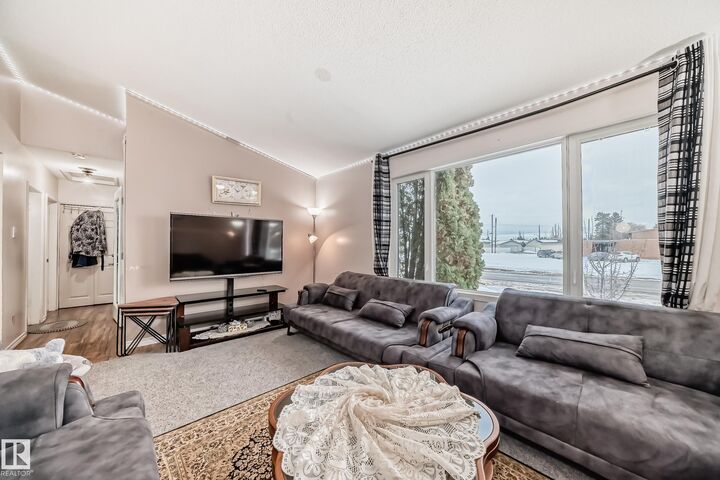 Property Photo: 6807 Delwood Road NW AB T5C 3A6
