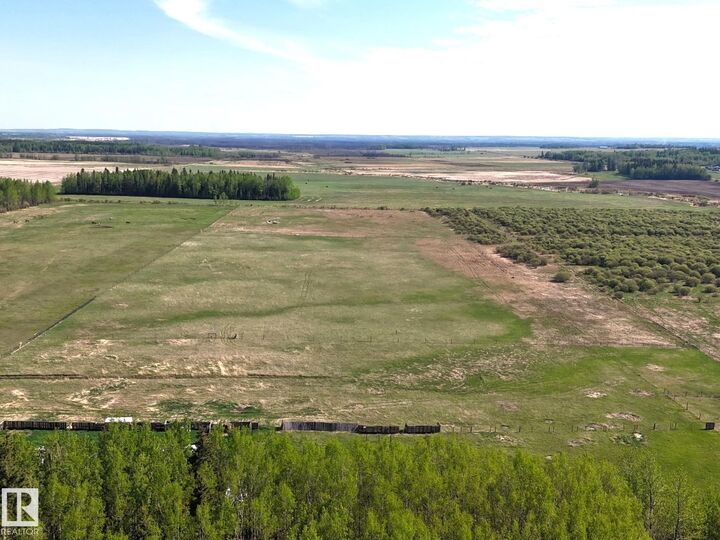 Property Photo:  Twp 550 Rrd 85  AB T0E 0T0 