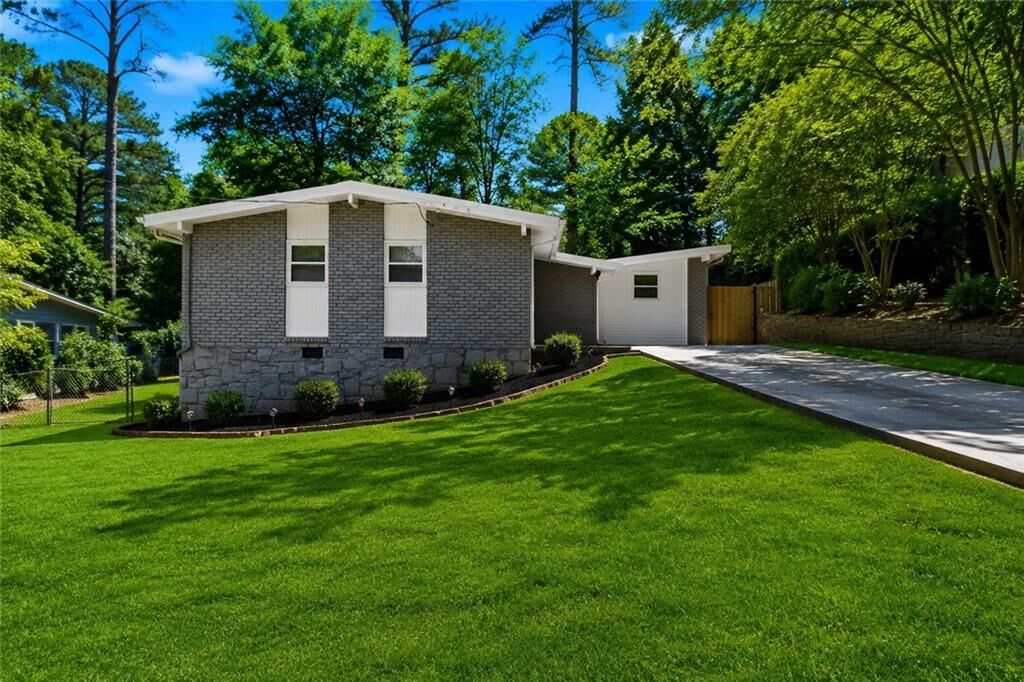Property Photo:  2485 Wentworth Drive NE  GA 30345 