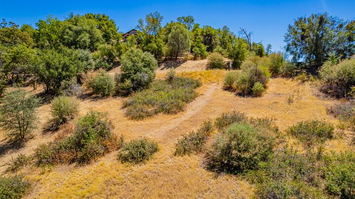 Property Photo:  16 Lulniu Lane  CA 93601 