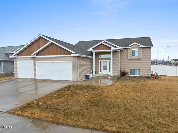 Property Photo:  1211 34th Avenue SE  ND 58701 