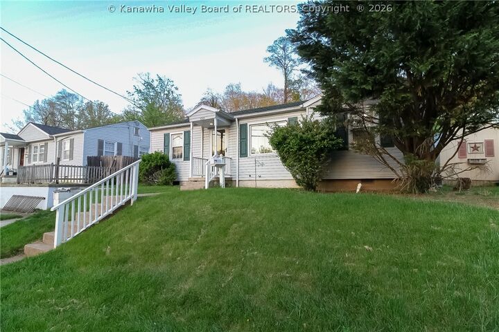 Property Photo:  1010 Ridge Drive  WV 25309 