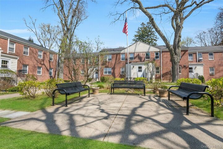 Property Photo:  53 Broadway 1E  NY 10570 