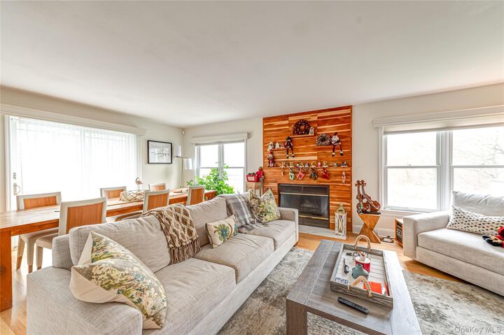 Property Photo:  404 Mountain Ridge Drive  NY 11766 
